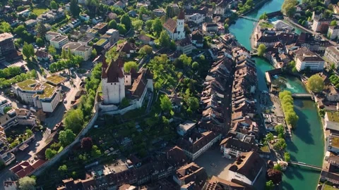 Aerial panoramic view around the old town of Thun in Switzerland 库存影片 308828256