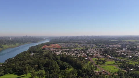 Aerial Panoramic View of Foz do Iguacu City with River and Green Forest 스톡 동영상 333726571