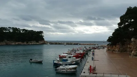 Aerial panoramic view over Votsi Beach in Alonnisos island, Sporades, Magnesi 스톡 동영상 166000829