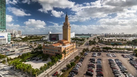 Aerial panoramic view time lapse of Freedom tower in Miami, Florida. USA Vidéo 88396871