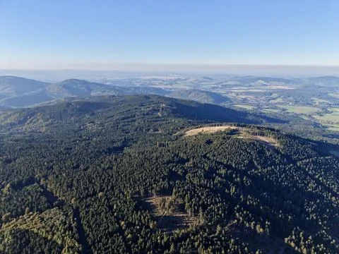 Aerial Perspective Covers Boundary Between Forest And Suburban Expansion An.. Stockfoto's