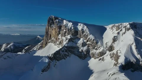Aerial, Pic de Bure, Dévoluy Massif, Alps, France. Ascending. Vídeos de archivo 334383971
