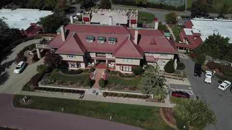Aerial pull away of the beautiful Ocean Edge Resort Vidéo 146712065
