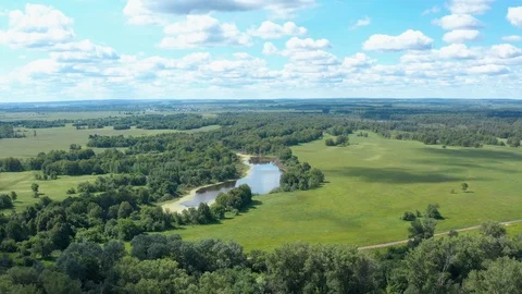 Aerial pull away shot. Vidéo 110789335