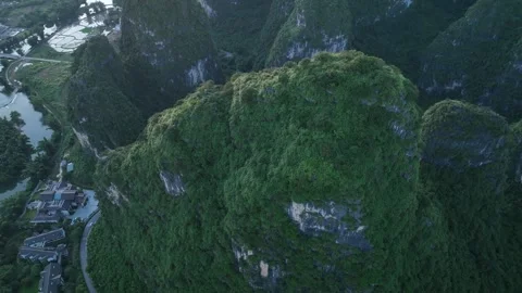 Aerial Pull Back Revealing Karst Mountain Landscape In Yangshuo Guilin Vídeos de archivo 313061235
