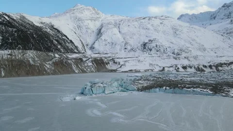 Aerial Pull Back Revealing Vast Laigu Glacier Landscape in Tibet Video stock 326207324
