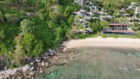 Aerial Pull Back From Secluded Beach and Hillside Villas, Phuket Vídeos de archivo 347990828