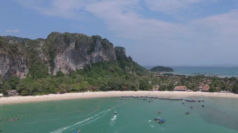 Aerial Pull Back Shot of Railay Beach and Giant Cliffs Vídeos de archivo 337292187