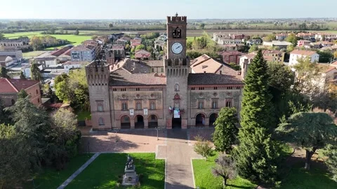 Aerial pull out drone shot of Rocca Pallavicino in Busseto, Parma, italy Stock-Footage 291628708
