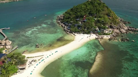 Aerial Pullback Koh Nang Yuan Sandbar Koh Tao Thailand Video stock 333914157