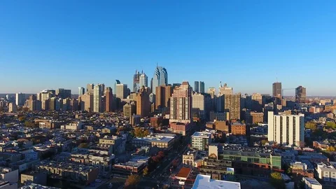Aerial Pullback Philadelphia Skyline Vídeos de archivo 73465648