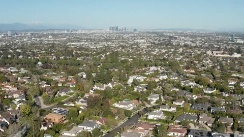 Aerial pullback shot of West Los Angeles and Culver City suburban residence area Stock Footage 272685085
