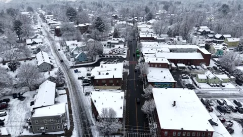 Aerial Pullback of Snow Covered Downtown Easthampton, Massachusetts, USA 스톡 동영상 329028994