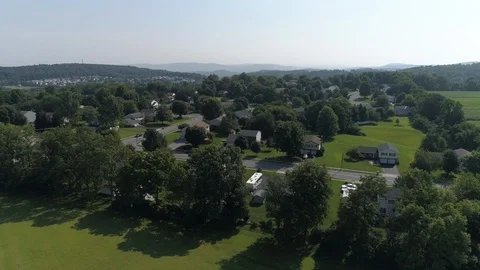 Aerial pullback of suburbs. Video stock 102782936