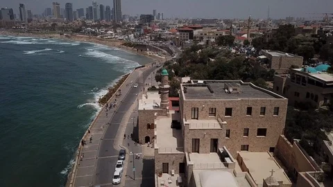 Aerial Push Looking Down on City Next to Ocean - Jaffa Tel Aviv, Israel Vidéo 95292780