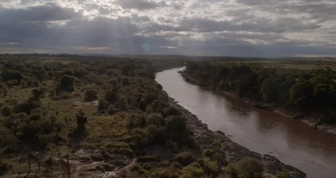 Aerial Push Over the Mara River, Maasai Mara, Kenya Видео 151079150