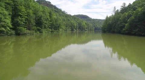 Aerial of Red River / Daniel Boone National Forrest in Appalachian Mountains Video stock 64285063