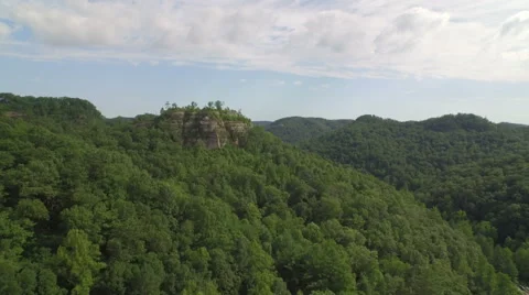 Aerial Red River Gorge / Daniel Boone National Forrest in Appalachian Mountains Video stock 64277699