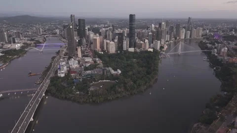Aerial of the River Loop Around Brisbane's CBD at Dawn Stockbeeldmateriaal 345084735