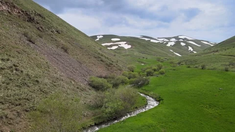 Aerial river valley Vídeo Stock 274228814