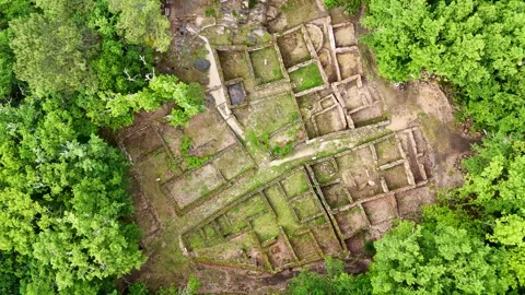 Aerial rotating view of the Castro de Armea ancient ruins in Galicia Vídeos de archivo 335822951