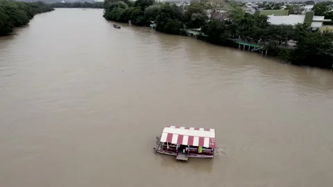 Aerial Sails Over Sinú River on Colombian Vidéo 201267556
