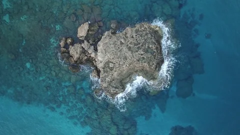 Aerial shot of a cliff 動画素材 71463885