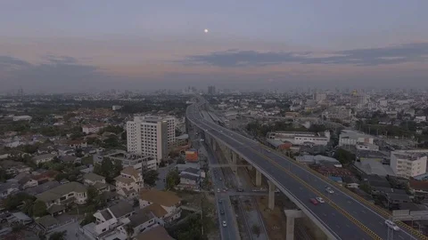 Aerial shot of elevated road at dusk 库存影片 74062456