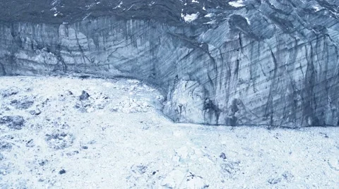 Aerial shot of glacier Vídeo Stock 68883231