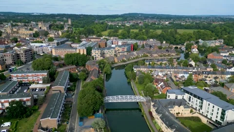 Aerial shot over River Thames near Friars Wharf GAs Pipe Works Oxford Vídeo Stock 338308301