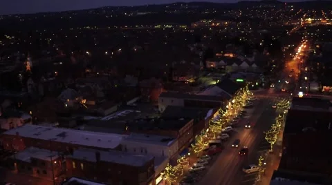Aerial shot of small town Main Street during Christmas time at night Vidéo 59169692