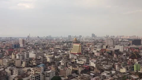Aerial shot with a vertigo effect over the Bangkok skyline, compressing Stock Footage 331230437