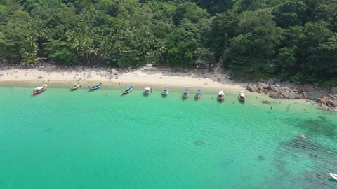 Aerial Side Tracking Over Banana Beach Phuket - Turquoise Water Vídeos de archivo 332115524