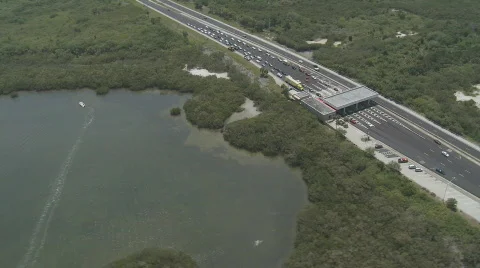 Aerial Skyway Toll Booth Video stock 698564
