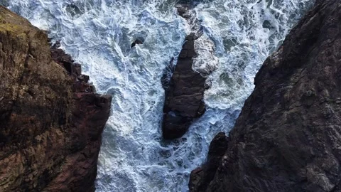 Aerial Slow Motion River Flow Through Rocks Top Down View 库存影片 332944735