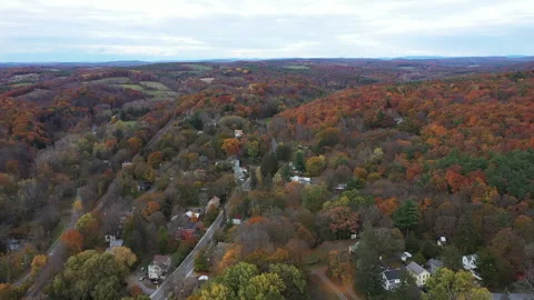 Aerial of Small Town Rural Road during Autumn Foliage in Upstate New York Stockbeeldmateriaal 166328216