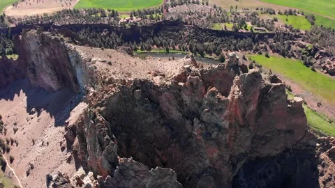 AERIAL OF SMITH ROCK AT SMITH ROCK STATE PARK IN CENTRAL OREGON Stock Footage 151040201