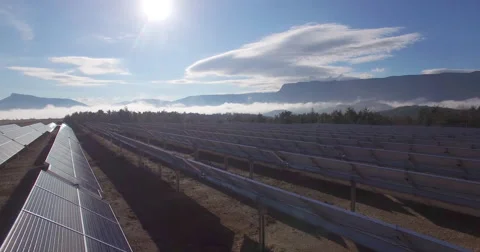 Aerial of solar panel installation Vídeos de archivo 64832912