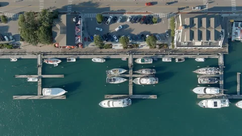 Aerial straight down view of Beaufort, North Carolina marina Stock Footage 280697219