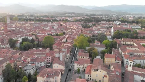Aerial sunset evening view of famous Lucca city. Tuscany, Italy. 스톡 동영상 315217833
