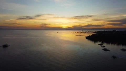 Aerial sunset over alona beach in bohol, philippines Stockbeeldmateriaal 342575338