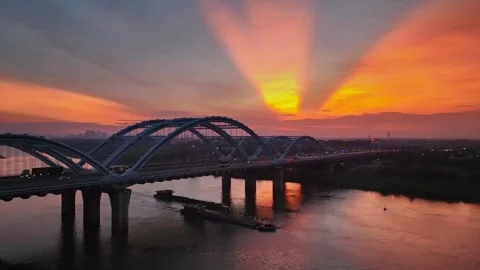 Aerial Sunset View of Dong Tru Bridge Over the Duong River in Hanoi, Vietnam Vídeo Stock 344742880