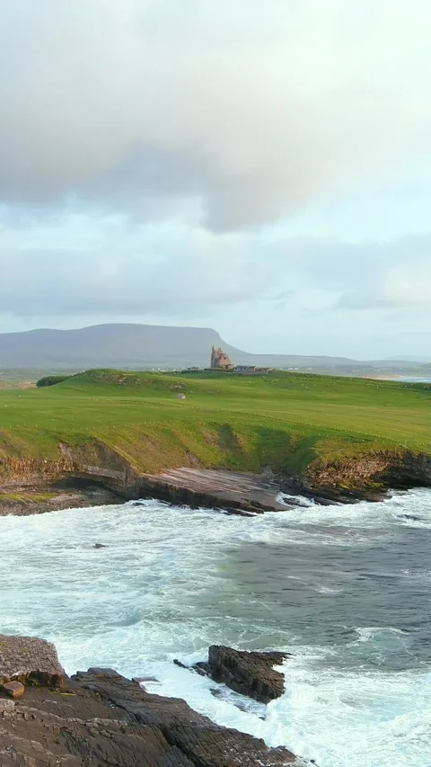 Aerial sunset view of Mullaghmore Head and Classiebawn Castle. Co Sligo, Ireland 스톡 동영상 312296106