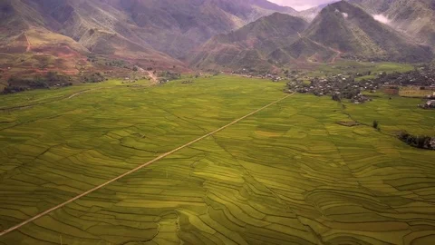 Aerial of Terraced Rice Fields In Mu Cang Chai, Vietnam Vídeo Stock 76916618
