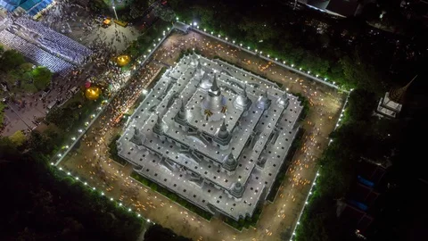 Aerial time-lapse view over big pagoda in Asokaram temple in Samutprakarn. Stock Footage 109058708