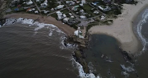 Aerial top close up of lighthouse. Changing to panoramic view of cityscape Video stock 119091450