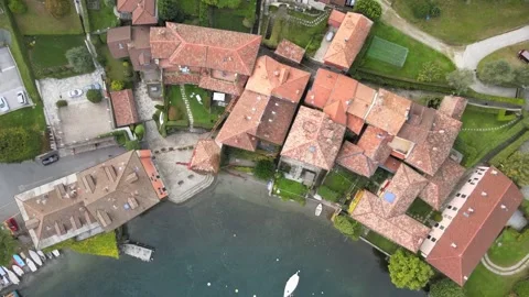Aerial top down of Bellagio villa and Lago di Como Lake in Italian Alps fal.. Stock Footage 311952002
