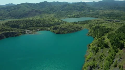 Aerial top down flight over amazing small lake of perfectly round shape. Stock-Footage 169488779