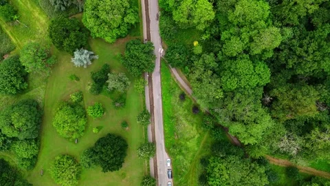 Aerial top-down pull-back drone shot of Prospect Park in Reading, UK Vídeos de archivo 337007065