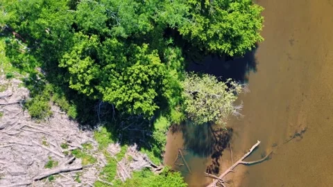 Aerial top down of River Road Park water during summer in Fredericksburg ci.. Vidéo 318673596